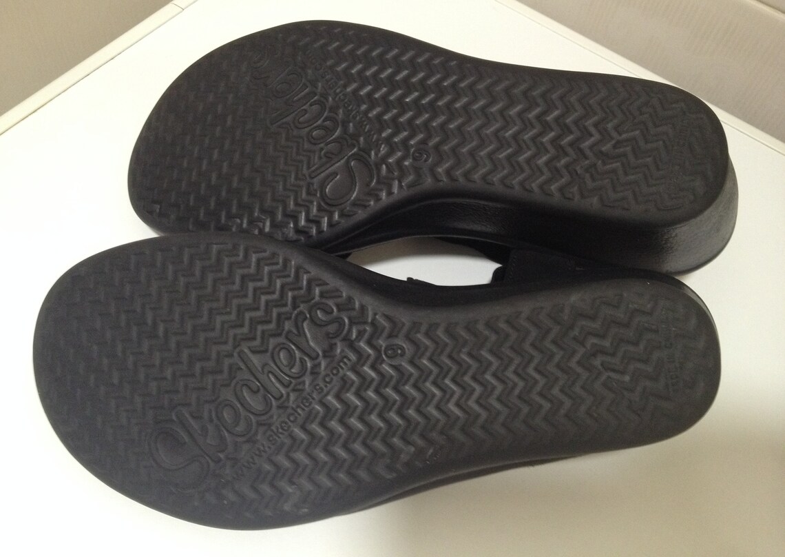 skechers sandals size 9