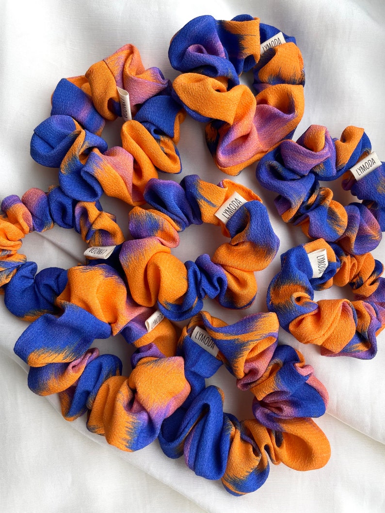 Handmade Scrunchie Haargummi Haarband Lymoda Orange Blau Royalblau gemustert Sommer Frühling Spring Haarreifen Haarband Viskose Bild 1