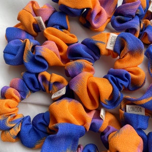 Handmade Scrunchie Haargummi Haarband Lymoda Orange Blau Royalblau gemustert Sommer Frühling Spring Haarreifen Haarband Viskose Bild 3