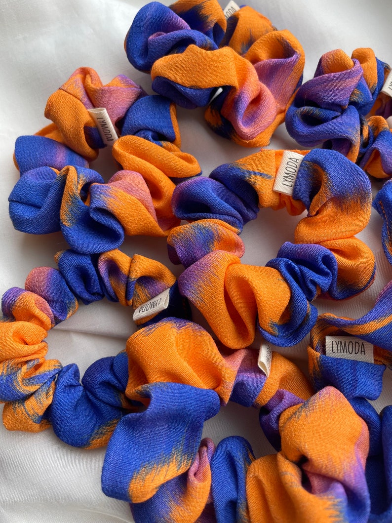 Handmade Scrunchie Haargummi Haarband Lymoda Orange Blau Royalblau gemustert Sommer Frühling Spring Haarreifen Haarband Viskose Bild 3