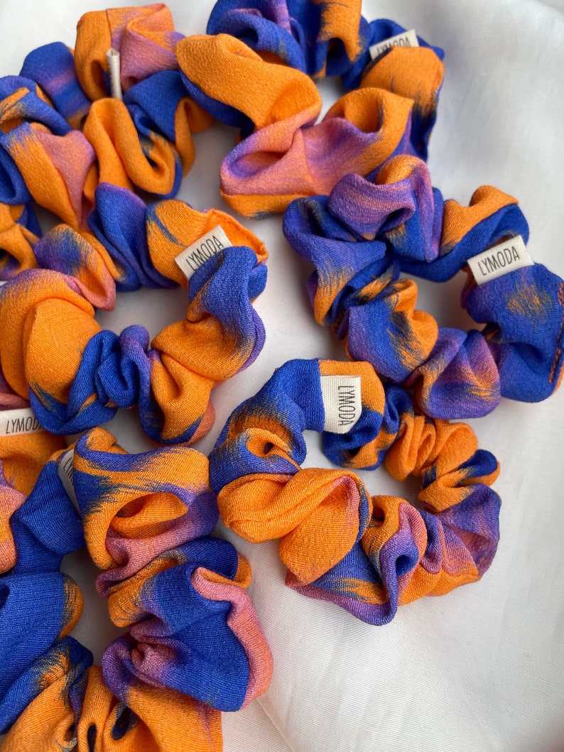 Handmade Scrunchie Haargummi Haarband Lymoda Orange Blau Royalblau gemustert Sommer Frühling Spring Haarreifen Haarband Viskose Bild 2