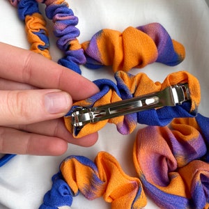 Handmade Scrunchie Haargummi Haarband Lymoda Orange Blau Royalblau gemustert Sommer Frühling Spring Haarreifen Haarband Viskose Bild 8