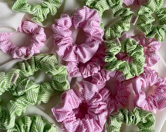 Gestreiftes Scrunchie Rosa Grün Weiß Frühling Streifen Stripes Lymoda Handmade dehnbares Haargummi Köln Cologne Groß Klein Haarband