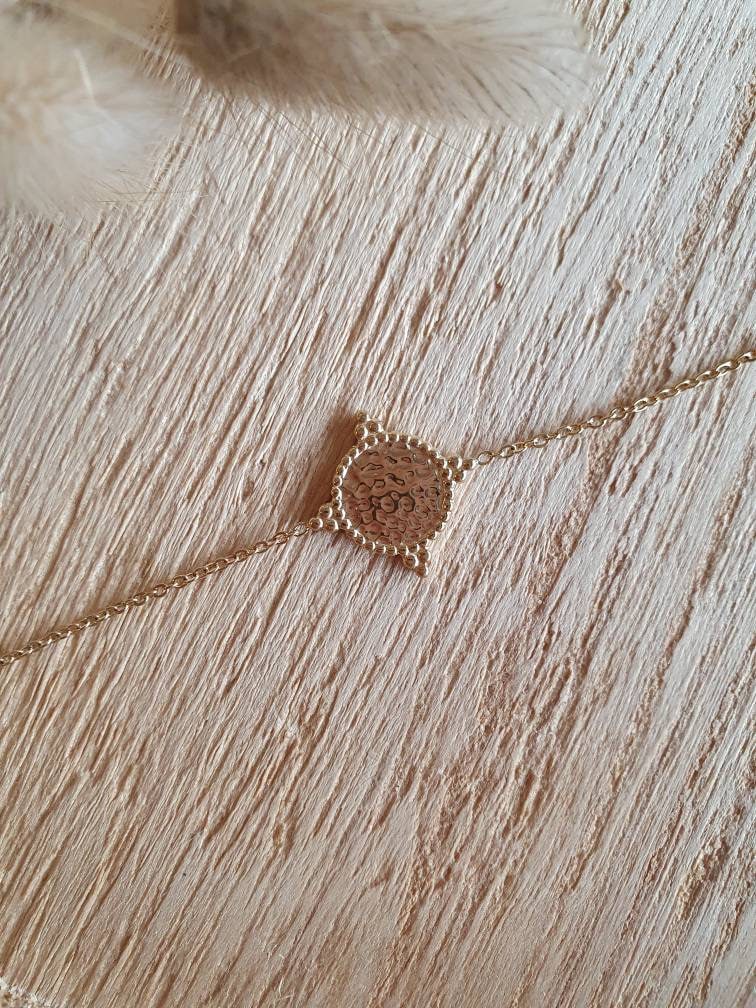 Iris Bracelet - Bracelet with hammered medal - Adjustable gold stainless steel bracelet - Women's bracelet - Ethnic bracelet - Trendy
