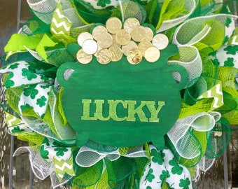 St. Patrick's Day wreath, mesh St. Patrick's Day wreath, St. Patrick's Day wreath with pot of gold, lucky wreath, shamrock wreath, Irish