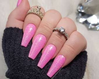 Pink glitter coffin nails| Luxury press on nails| Fake nails| Glue on nails| Gel nails| Press on nails| Spring nails| Pink press on nails