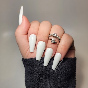 White coffin nails| Luxury press on nails| Fake nails| Glue on nails| Long white press on nails| Coffin press on nails| white gel nails