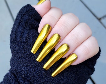 Gold chrome nails| Luxury press on nails| Fake nails| Gel nails| Acrylic nails| Chrome coffin nails| Coffin nails| Gold nails