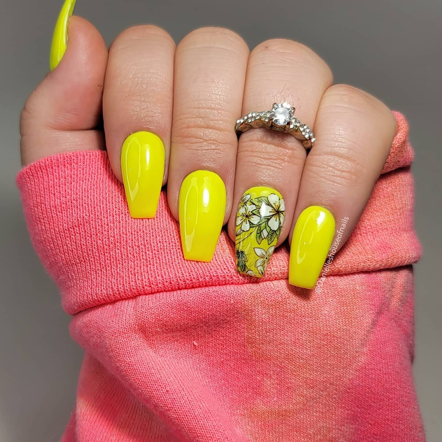 neon yellow nail designs