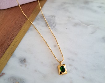 Green Coin - 18k gold plated over stainless steel, tarnish free, modern timeless everyday necklaces, emerald green necklace