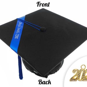 Casquette de remise des diplômes brodée personnalisée, noir brillant avec breloque 2026