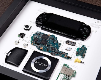 額装されたPSP 1000/2000分解済みコンソールアート：テクノロジー