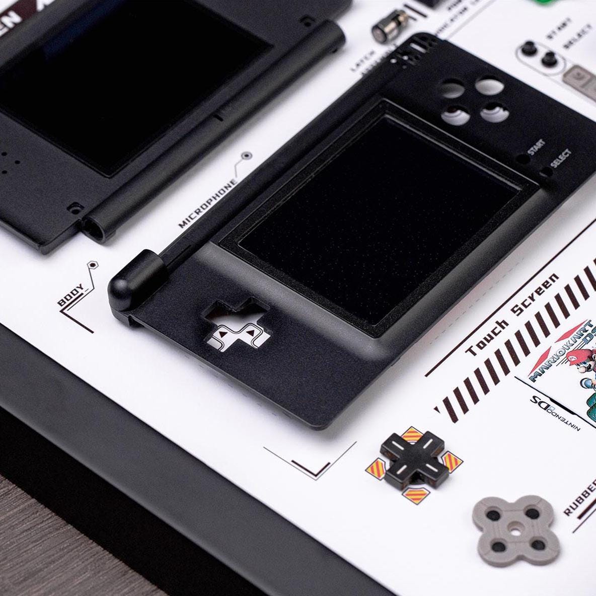 額装済みニンテンドーDS Lite分解アート：テクノロジーギフト、壁飾り