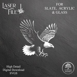 Op de afbeelding: Een digitale download in zwart-wit van een gedetailleerde illustratie van een adelaar in vlucht. De afbeelding is gelabeld met "LASER FILE" en "FOR SLATE, ACRYLIC & GLASS".