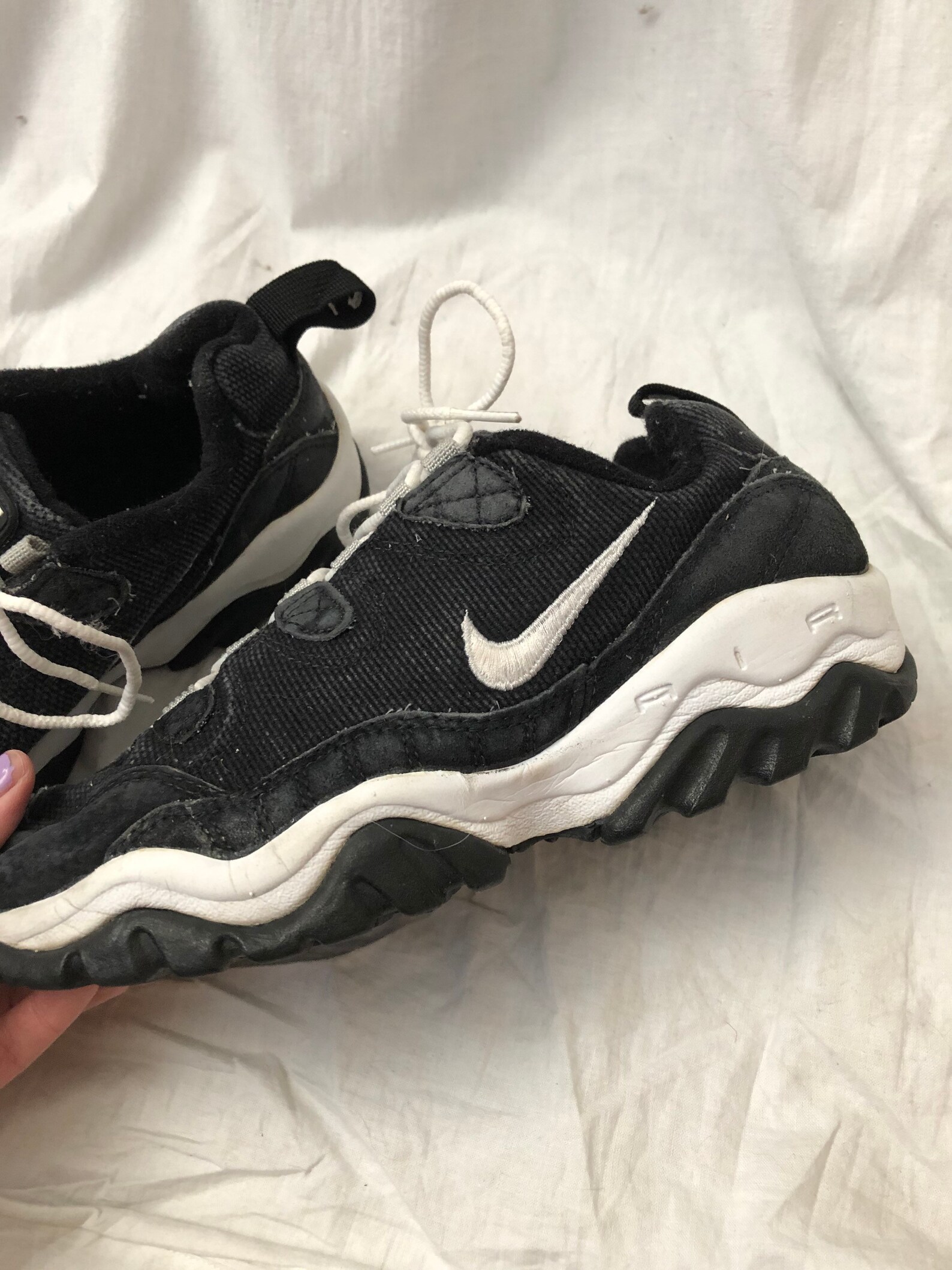 90s chunky sneakers