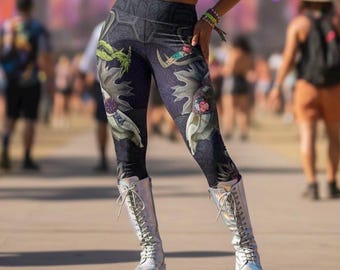 Leggings da yoga viola, pantaloni spirituali da rave, collant da yoga psichedelici per festival • Abbigliamento ispirato ai tarocchi // Mago della foresta