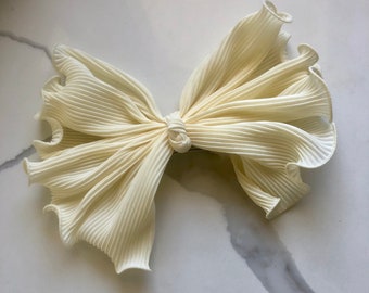 Vintage 80’s Gathered Ribbed Bow French Barrette -Cream