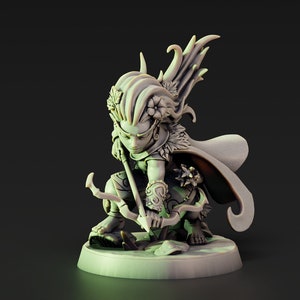 Willow Thornfoot Halfling Ranger Tabletop Miniature | Deeproot Lurikeens | Artisan Guild