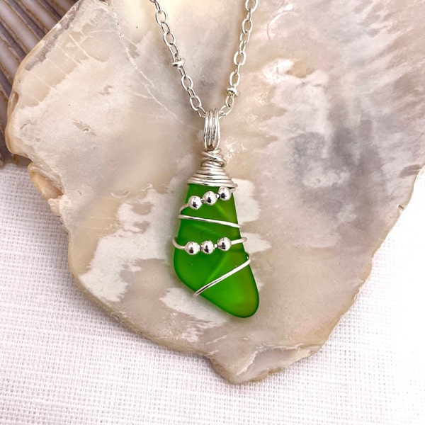 Genuine Green Sea Glass Necklace; Lake Michigan Sea Glass Pendant; Beach Glass Choker; Beach Wedding Jewelry; Gift for Beach Lover