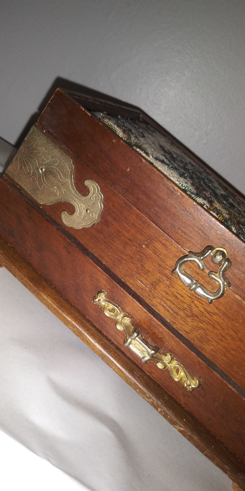 Vintage Wooden /& Floral Tapestry Jewelry Box