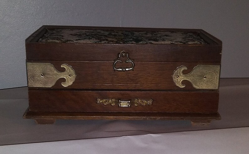Vintage Wooden /& Floral Tapestry Jewelry Box