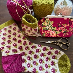 KNITTING PATTERN/ Country Rosebud Socks/Roses/ vintage/ Fair Isle Colourwork/Adult
