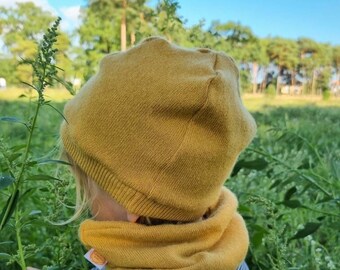 Hat for babies 2-6 M made of upcycled silk & cashmere in yellow