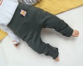 Mitwachs-Hose für Babys 50/56 aus Upcycling Wolle in Dunkelgrün