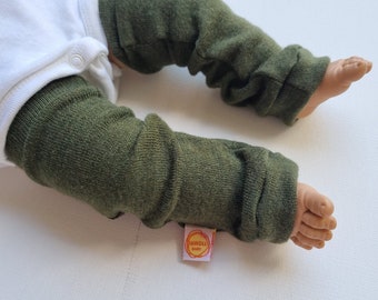 Tragestulpen Beinstulpen Baby 0-6 Monate aus Upcycling-Wolle Olivgrün natürlicher Sonnenschutz im Sommer für Babys und Kleinkinder