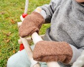 Handschuhe Fäustlinge für Kleinkinder aus Upcycling Wolle in Braun und Grau