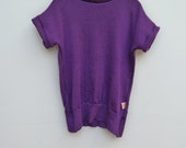 T-Shirt für Babys 86/92 aus leichter Upcycling Wolle in Lila