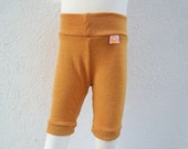 Sommerhose Knickerbocker für Babys aus Upcycling Wolle Größe 74/80 in Senfgelb