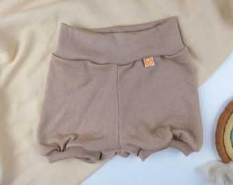 Kurze Hose Shorts für Kinder 110/116 aus 100 % Upcycling Wolle in Sand Beige