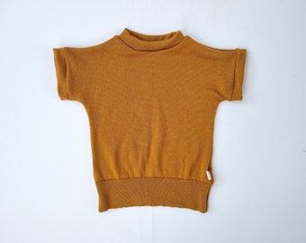 T-shirt bébé 86/92 en laine légère upcyclée en jaune ocre