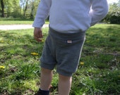 Short pants shorts for babies and toddlers made of 100% rescued wool size 86/92 in grey
