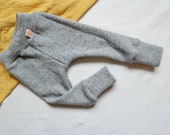Outdoor-Hose für Babys Kleinkinder 74/80 aus Upcycling Wolle in Grau