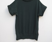 T-Shirt für Kleinkinder 110/116 aus leichter Upcycling Wolle in Dunkelgrün