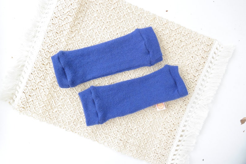 Leg warmers for babies 0-6 M made from upcycled cashmere & silk in blue image 2