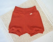 Kurze Hose Shorts für Babys und Kleinkinder aus 100 % Upcycling Wolle Größe 86/92 in Rostbraun