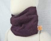 Loop for toddlers made of upcycling silk & cashmere in plum purple
