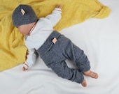 Baby-Set für Neugeborene 50/56 aus Hose und Mütze aus Upcycling Wolle und Kaschmir in Grau