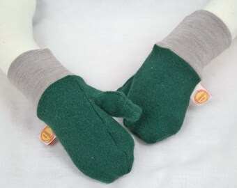 Gloves mittens for children made of upcycling cashmere in dark green and grey