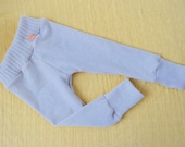 Mitwachs-Hose für Babys 74/80 aus Upcycling-Wolle in Naturweiß