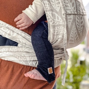 Punhos de transporte nas pernas, babylegs cinza escuro feitos de lã reciclada para bebês e crianças pequenas em cinza escuro