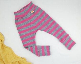 Pantalón de crecimiento para bebé 86/92 confeccionado en cachemir reciclado en rayas rosas y grises