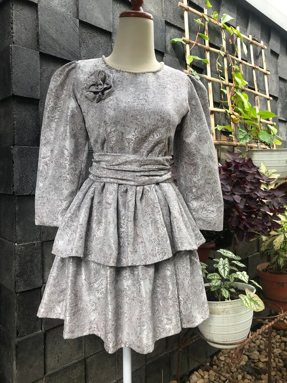 1980s Vintage Pearl Tunik Ruffle // Victorian
