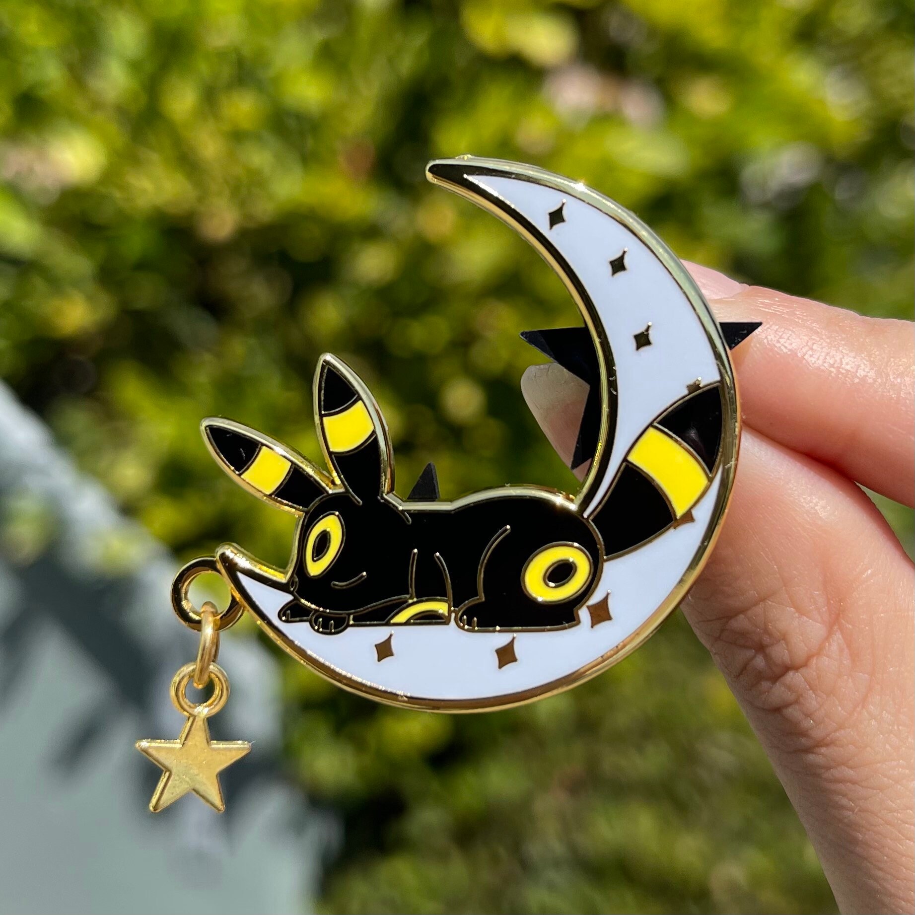 Umbreon Enamel Pin | Pokemon Sleeping | Pokemon Moon Star Pin | Gold Plated Star Charm | Umbreon Lapel Pin