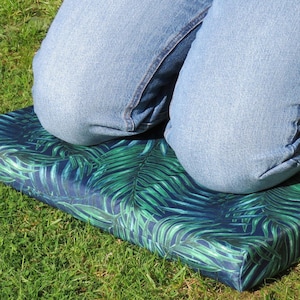 Water Resistant Garden Kneeling Pad: Handmade Foam Cushion