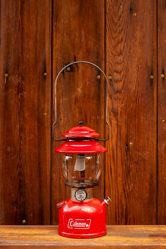 vintage coleman 200a lantern