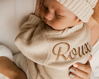 Personalisierte Baby-Strickjacke, bestickte Strickjacke, neues Babygeschenk, Baby-Dusche-Geschenk, Krankenhaustasche, personalisiertes Geschenk